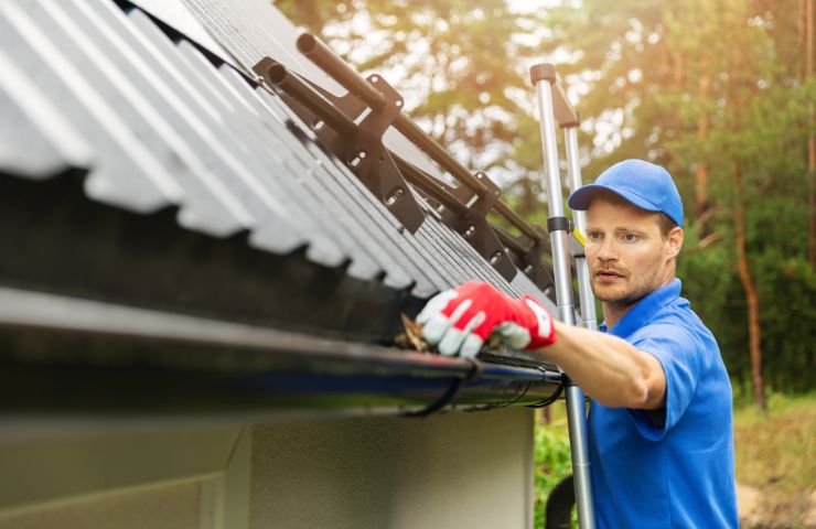 How Much Does Rain Gutter Cleaning Cost in Los Angeles